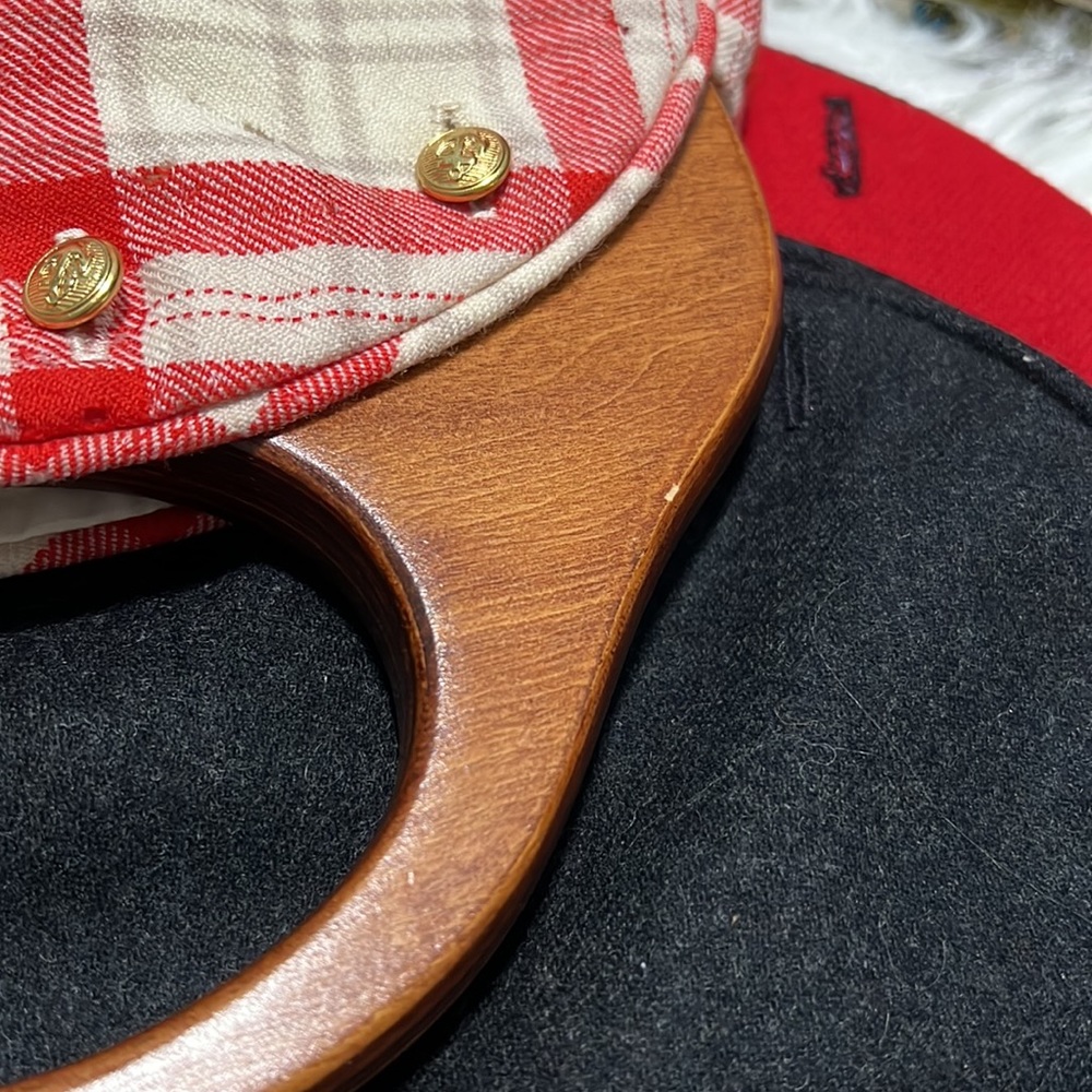 Elegant Red and Cream Plaid Clutch - Picture 4 of 14